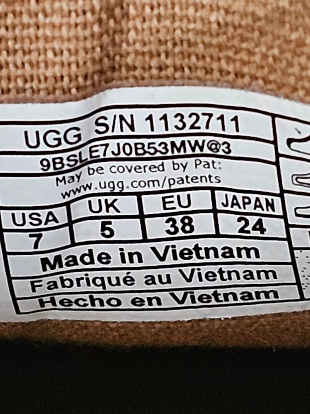 UGG Cas Black Leather Slip On Flat Sneakers Shoes Low Profile Size 7 - Picture 6 of 8
